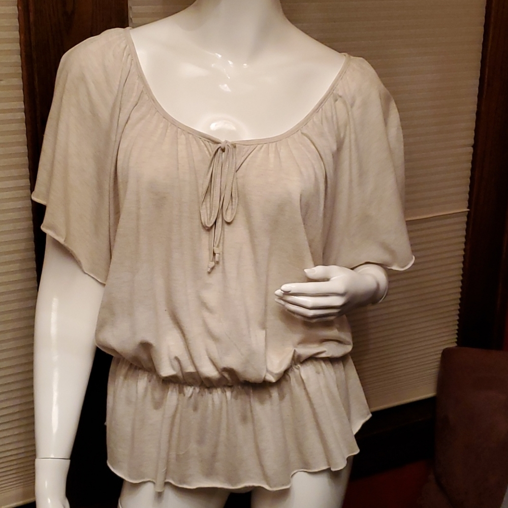 Mossimo Supply Co. Cream Ruffled Sleeve Top